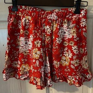 NWT Surf Gypsy Floral Ruffled Shorts in Deep Coral. Women’s size Small